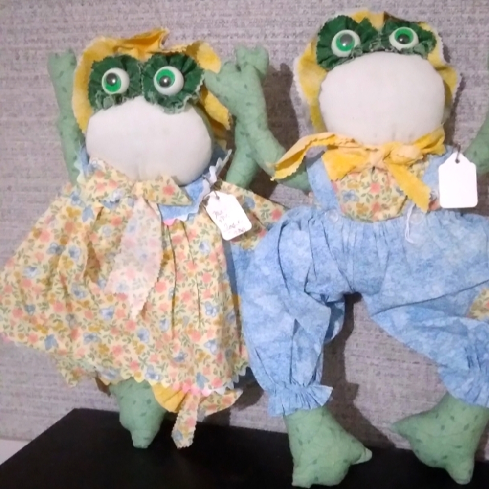 MR. AND MRS. FROG